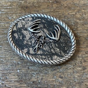 Vintage Bone Deer Skull western themed raised design camo pattern base pewter colored belt buckle