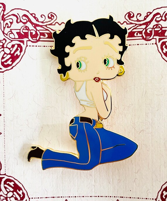 4 vintage Betty Boop pins, lapel pins, Hawaiian, … - image 4