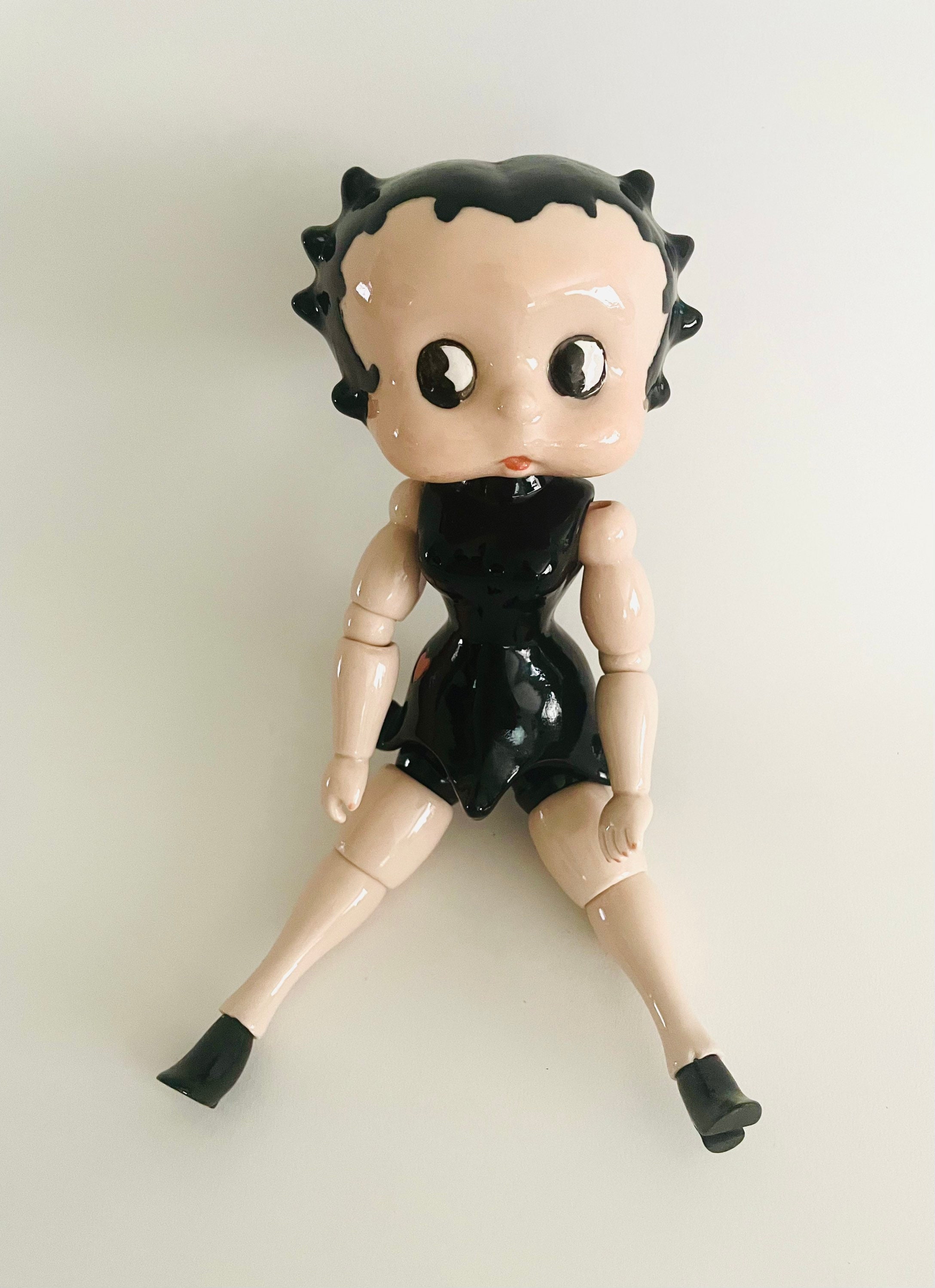 Historia da Boneca Betty Boop  Betty boop, Fantasias de desenhos