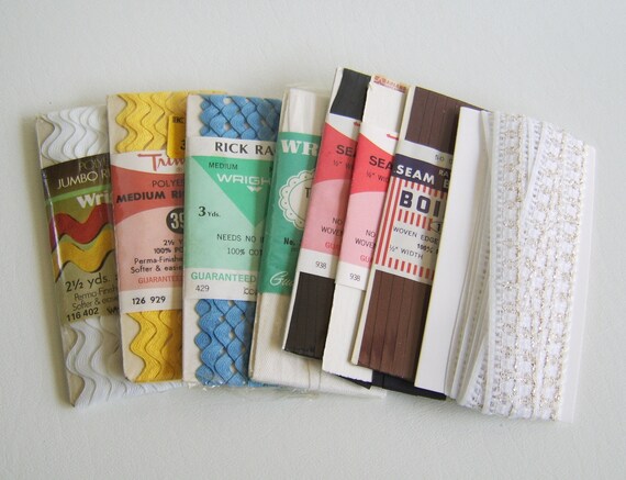 Rick rack,binding,zipper and fabric. Vintage sewing supplies
