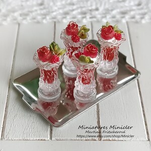 Himbeer Desserts im Puppenhaus