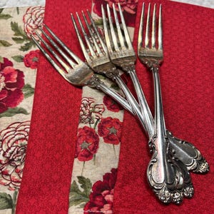 French Red Floral Red and White Cloth Napkins, Set of 4, 18 inch Dinner Napkins, by CHOW with ME
