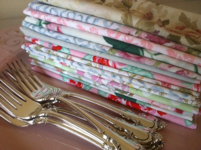 CHOWwithMe Cloth Napkins - Thumbnail 2