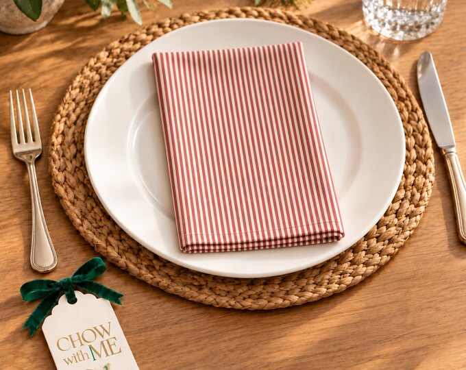 Red and White Seersucker Cloth Napkins, Set of 4, Cotton Dinner Napkins, 18 or 20 Inch, Holiday Table Decor