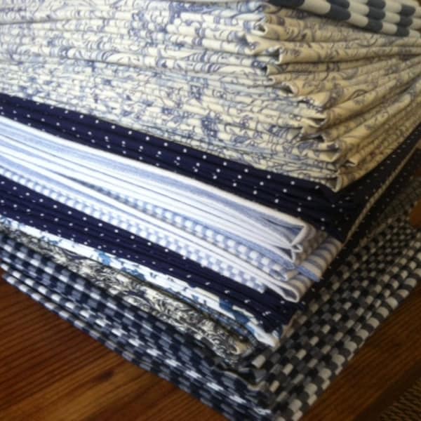 Wavy Blue Cloth Napkins Set of 4 main image 1
