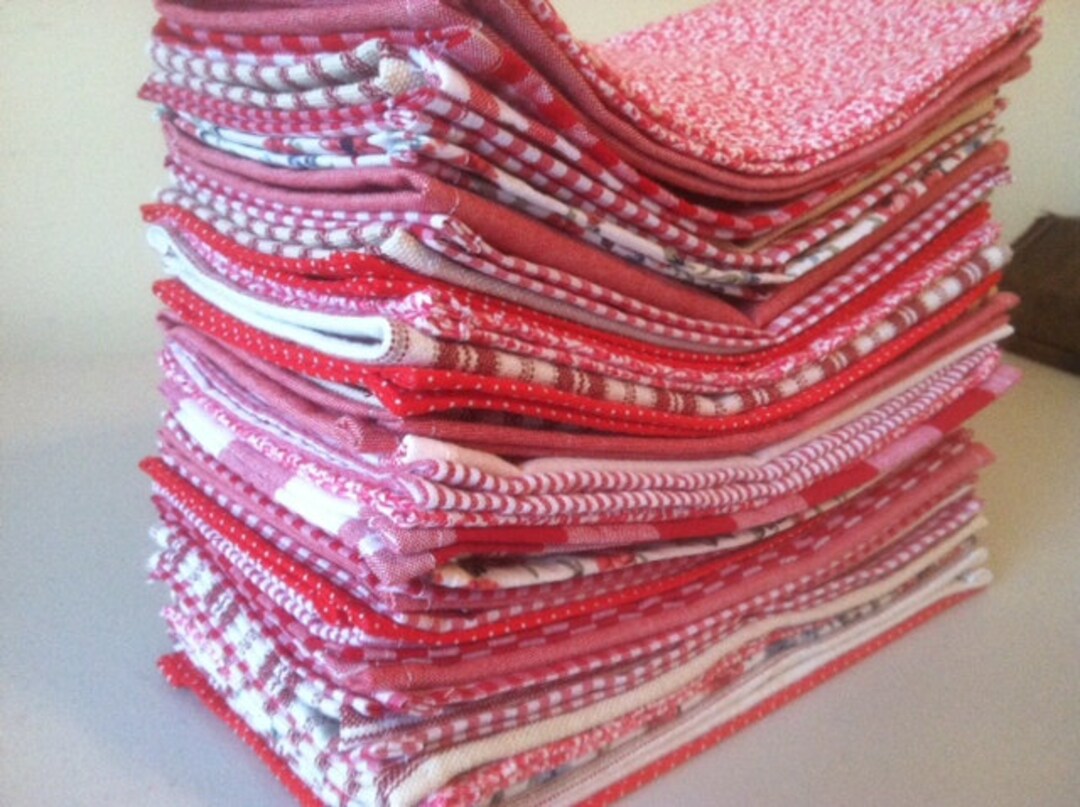 Red and White Cloth Napkins, Set of 10, Holiday Table Decor, Holiday