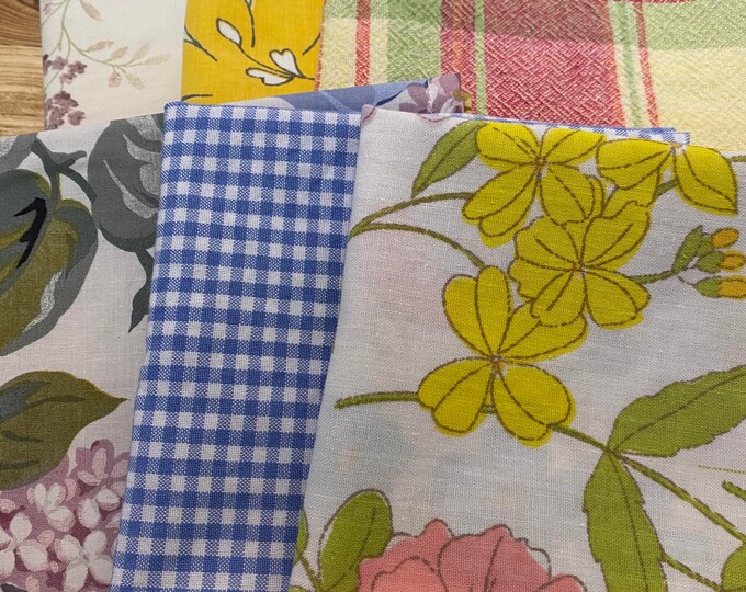 Farmhouse Floral Cloth Napkins, Cottage Chic Dinner Decor, Set of 6