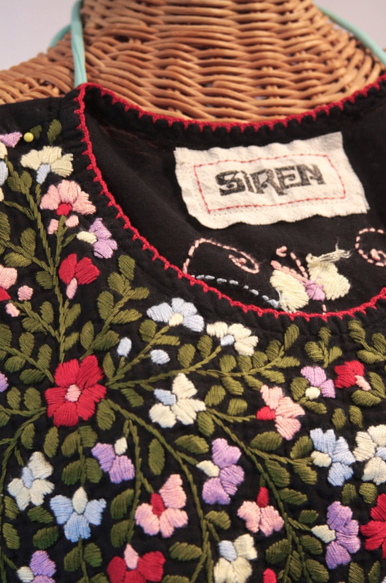 XXL Embroidered Mexican Blouse Cream Embroidery Mariposa Libre by Siren in Periwinkle