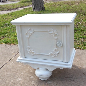 Vintage White Cottagecore End Table Nightstand