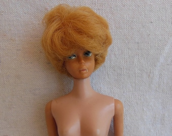 BARBIE BUBBLE-CUT Blond Platine vintage 1963 en boîte d'origine Made In Japan EUR 30,50 - FR BARBIE BUBBLE-CUT Blond Platine vintage 1963 en boîte d'origine Made In Japan EUR 30,50 - FR