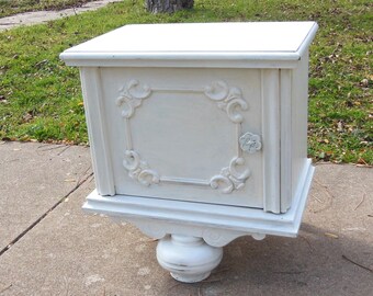 Vintage White Cottagecore End Table Nightstand
