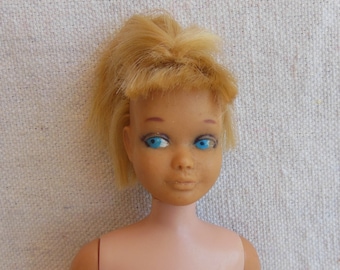 POUPÉE MATTEL MODÈLE "Hot Stuff Skipper" de 1984 à restaurer N°782 EUR POUPÉE MATTEL MODÈLE "Hot Stuff Skipper" de 1984 à restaurer N°782 EUR
