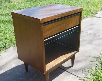 Vintage Mid Century Modern Mirrored End Table