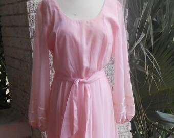 Beautiful Pastel Pink Long Flowing Dress Hippie Chic Vintage 1970s Maxi Dress Boho Festival Peasant Style with Ruffle at Hem Rockabilly