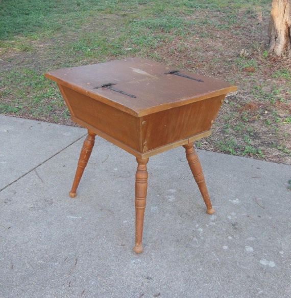 Vintage Maple Doughbox Table: Colonial Style Side Table With