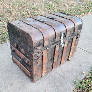 Antique 1800s Steamer Trunk Wood Metal Foot Locker Old Time Travel Luggage Storage Chest