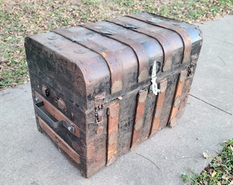 Antique 1800s Steamer Trunk Wood Metal Foot Locker Old Time Travel Luggage Storage Chest