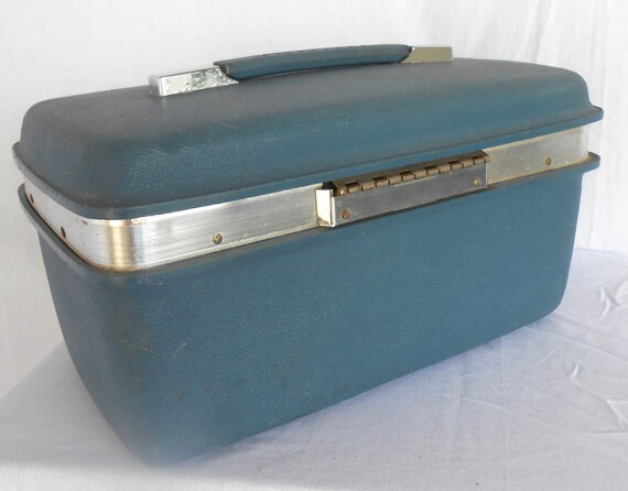 Vintage Samsonite Train Travel Case in Blue - image 4