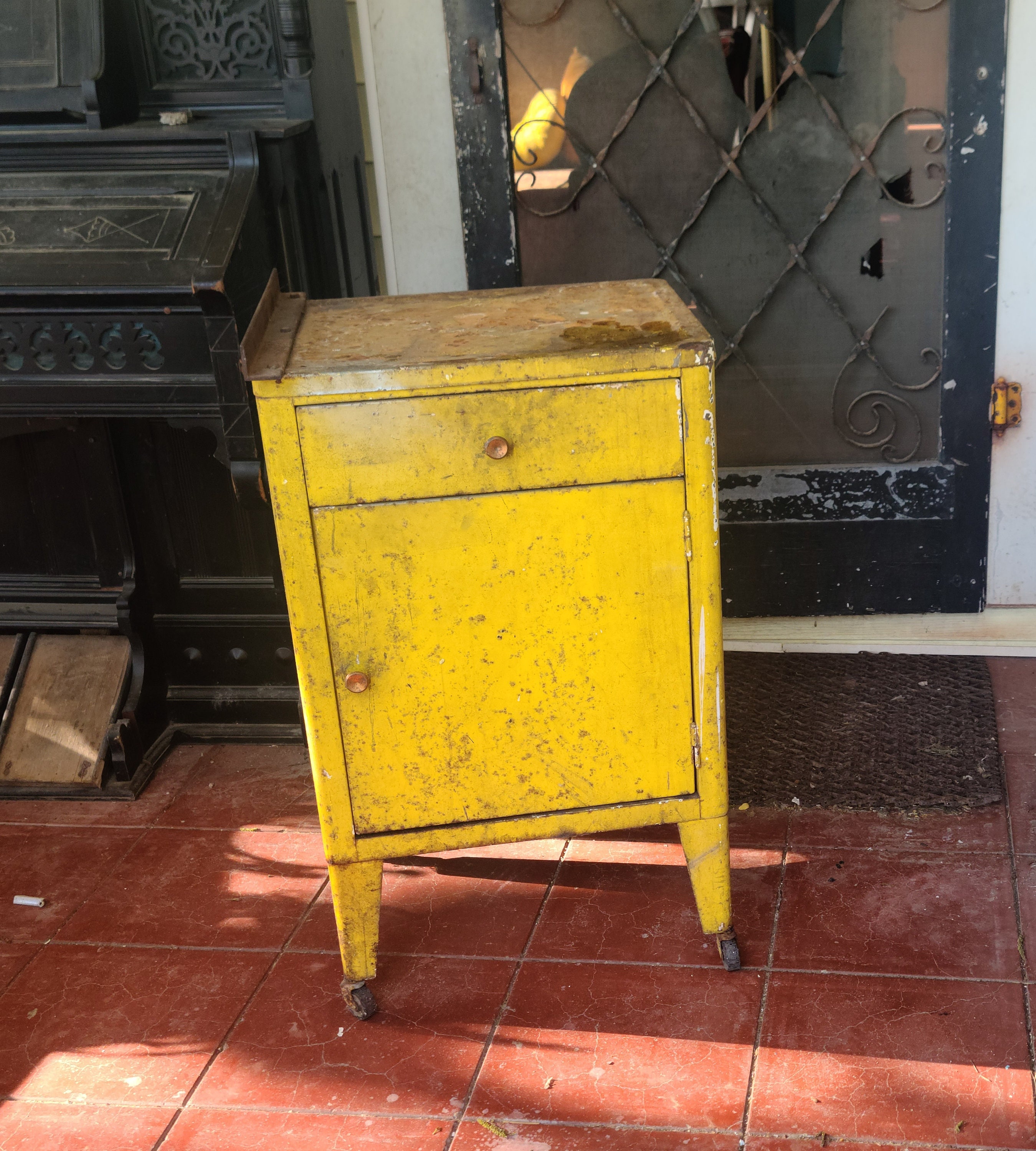 金属製キャビネット　Industrial Doctors Cabinet Amazon.com: Global Industrial Stainless Steel Large Medical