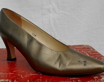Vintage Evan Piccone Gold Leather Pumps