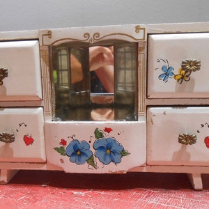 Vintage Hand Painted Jewelry Box 1960s Big Eye Girl Teen Tween Jewel Storage Teenager Bedroom Vanity Decor Wood Wooden Chest Floral Flowers image 2