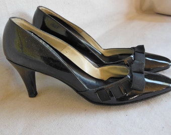 Vintage Black Pumps Grosgrain Ribbon Dress Shoes Stylish Patent Leather Retro Heels Diane Debs Size 9 Narrow Shoes Ladies Formal High Heels