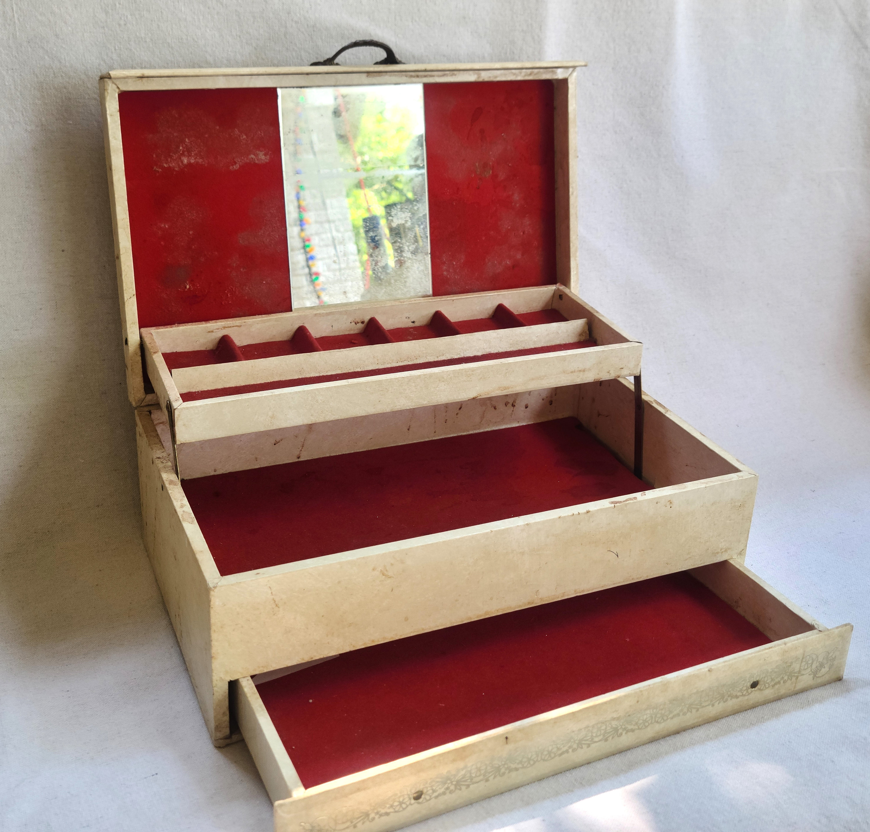 Vintage Jewelry Box 1960s Jewelry Storage With Mirror Red Felt