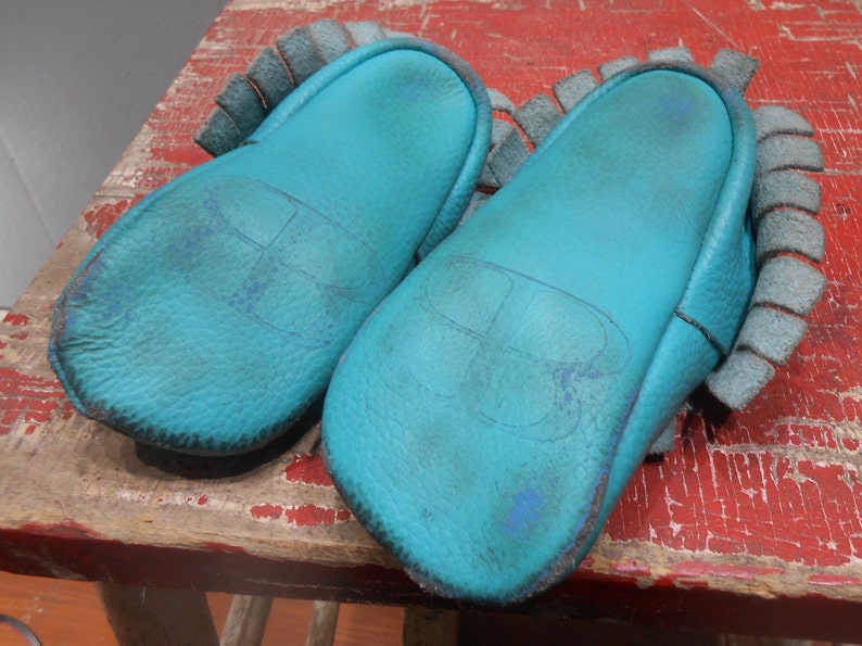 Vintage Soft Leather Childs Childrens Moccasins Slippers Shoes Turquoise Blue Fringed Baby Toddler Handmade Native American Indian Soft Sole