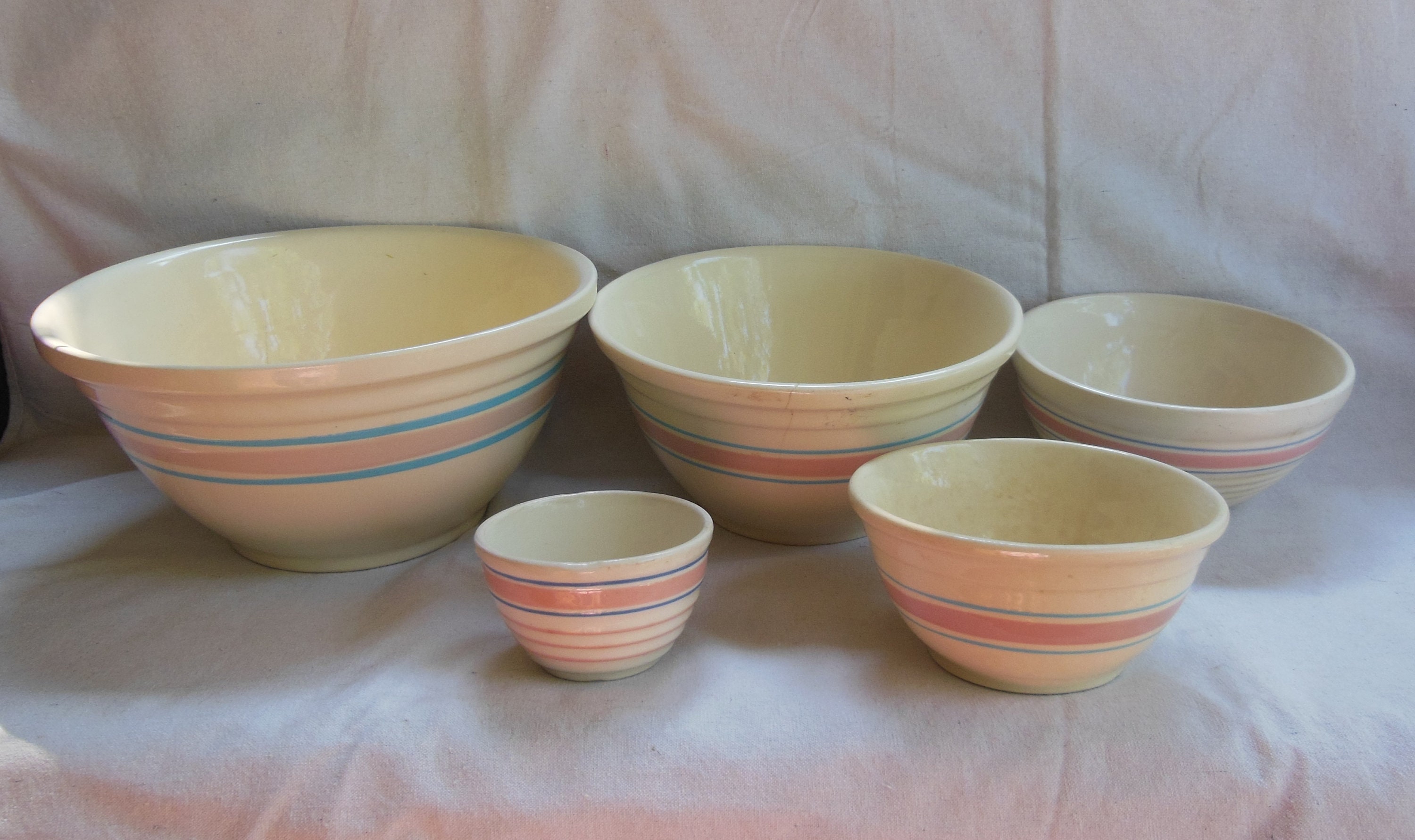 3 Stoneware Pottery Mauve Pink Stacking Nesting Mixing Bowls 4 cups 2 - 6  Cups