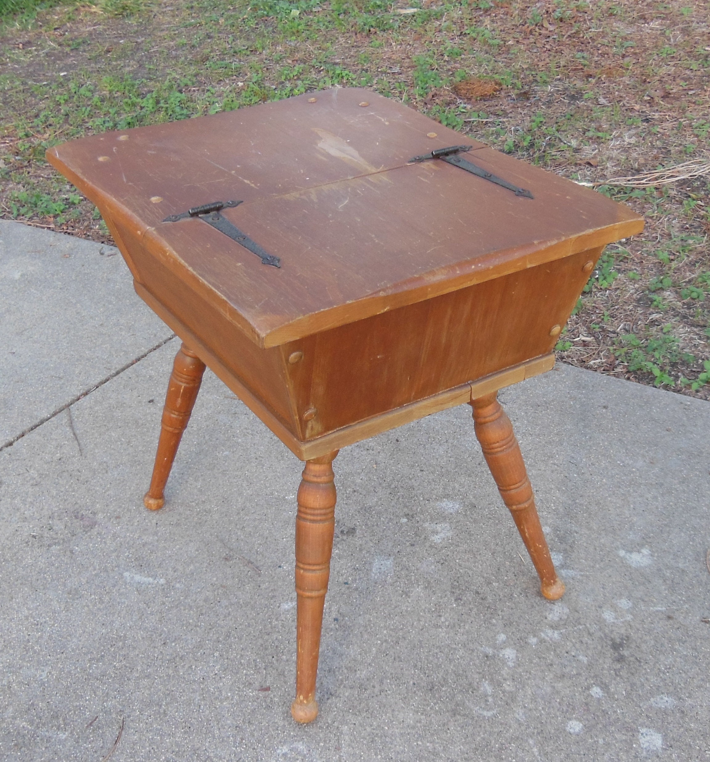 Ethan allen 2024 doughbox end table