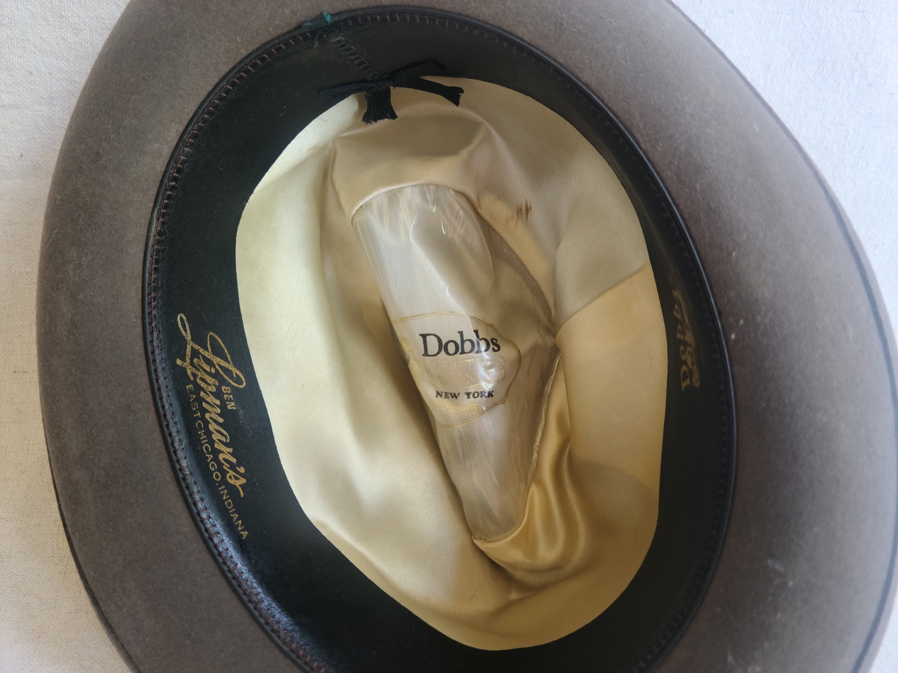 Vintage Dobbs Felt Fedora Hat Charcoal Gray Black Grosgrain
