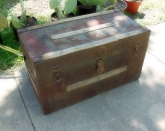 Antique Metal Wood Trunk Flat Top Coffee Table Miltary Foot Locker Primitive Rustic Decor Wooden Green Chippy Paint Metal Chest Storage Box
