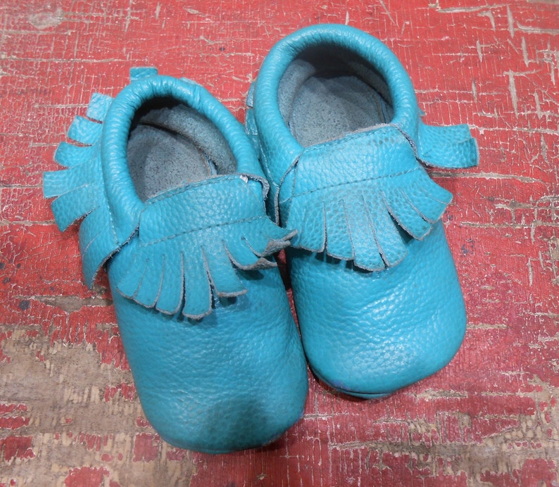 Vintage Soft Leather Childs Childrens Moccasins Slippers Shoes Turquoise Blue Fringed Baby Toddler Handmade Native American Indian Soft Sole