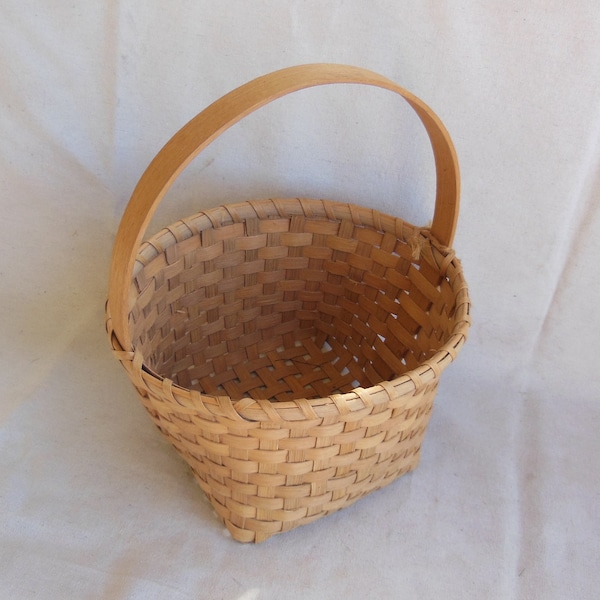 Vintage Handmade Woven Williamsburg Market Basket Handle Hand Crafted Signed Artist Woven Reed Rattan Basket Boho Modern Farmhouse Cottage