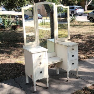Antique 1920s Vanity with Trifold Mirror Vanity Dressing Table