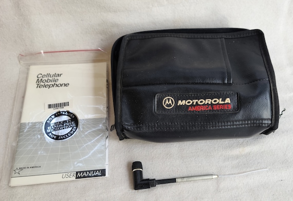 Vintage Motorola Flip Phone Model 60C with long duration