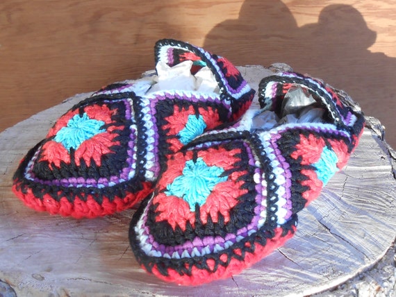 Hand Crocheted Granny Square Childs Small Slipper… - image 2