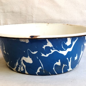 Vintage Cobalt Blue White Splatterware Graniteware Swirl Pattern Enamel Basin 17 in Bowl