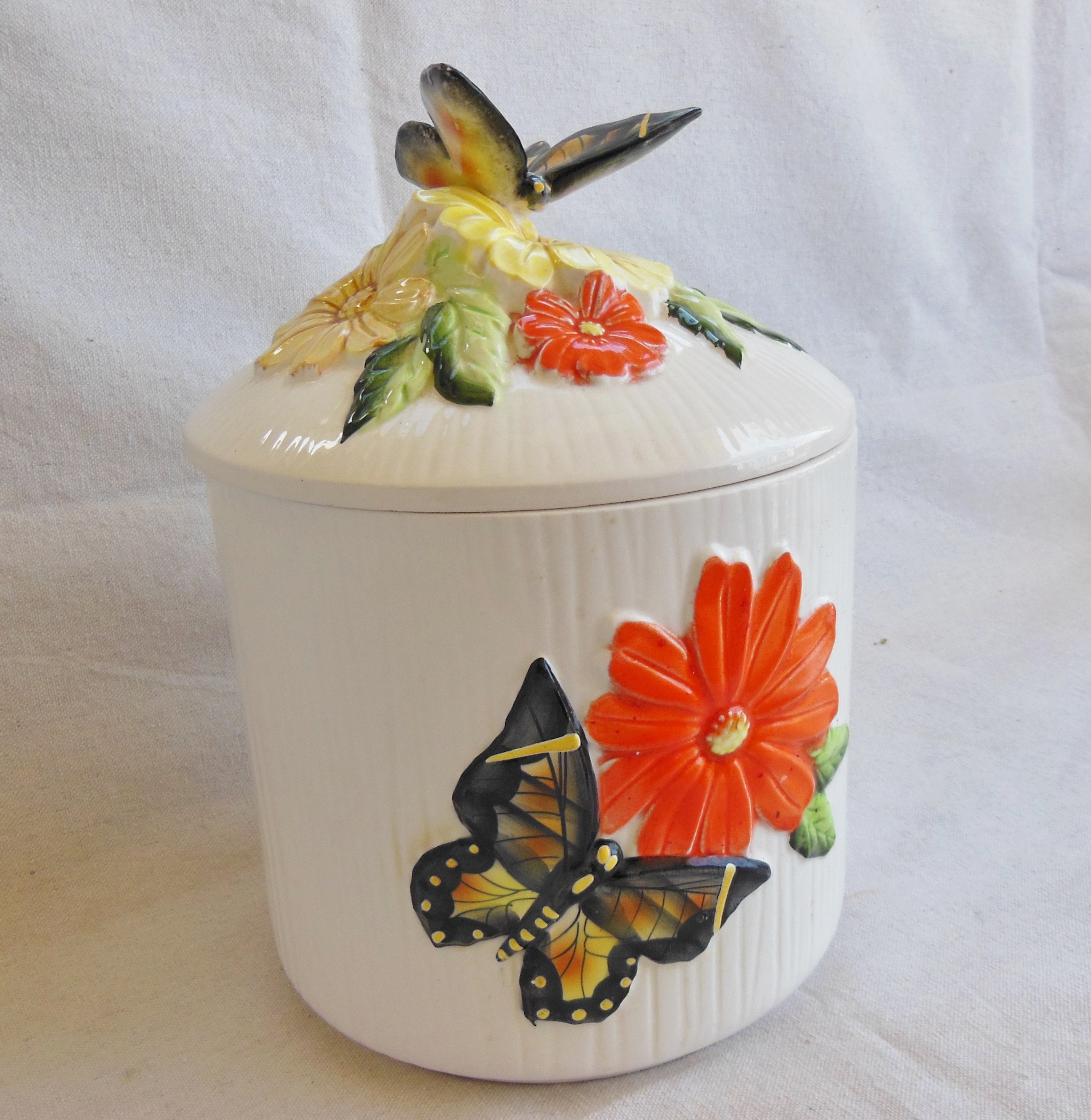 Lonovel Vintage Ceramic Cookies Jars,Retro Bird and Flower Design,Large  Kitchen Organization Storage Canister with Airtight Lid,Seal Canister for  Food