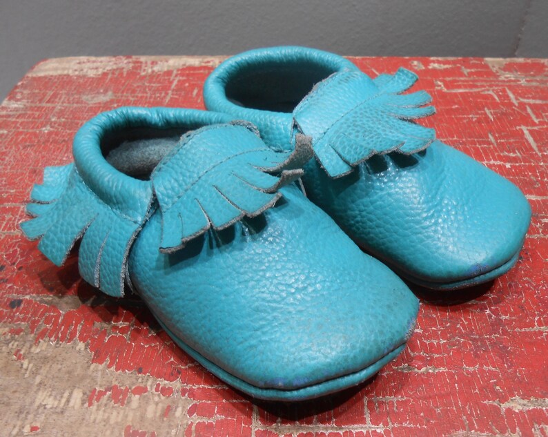 Vintage Soft Leather Childs Childrens Moccasins Slippers Shoes Turquoise Blue Fringed Baby Toddler Handmade Native American Indian Soft Sole