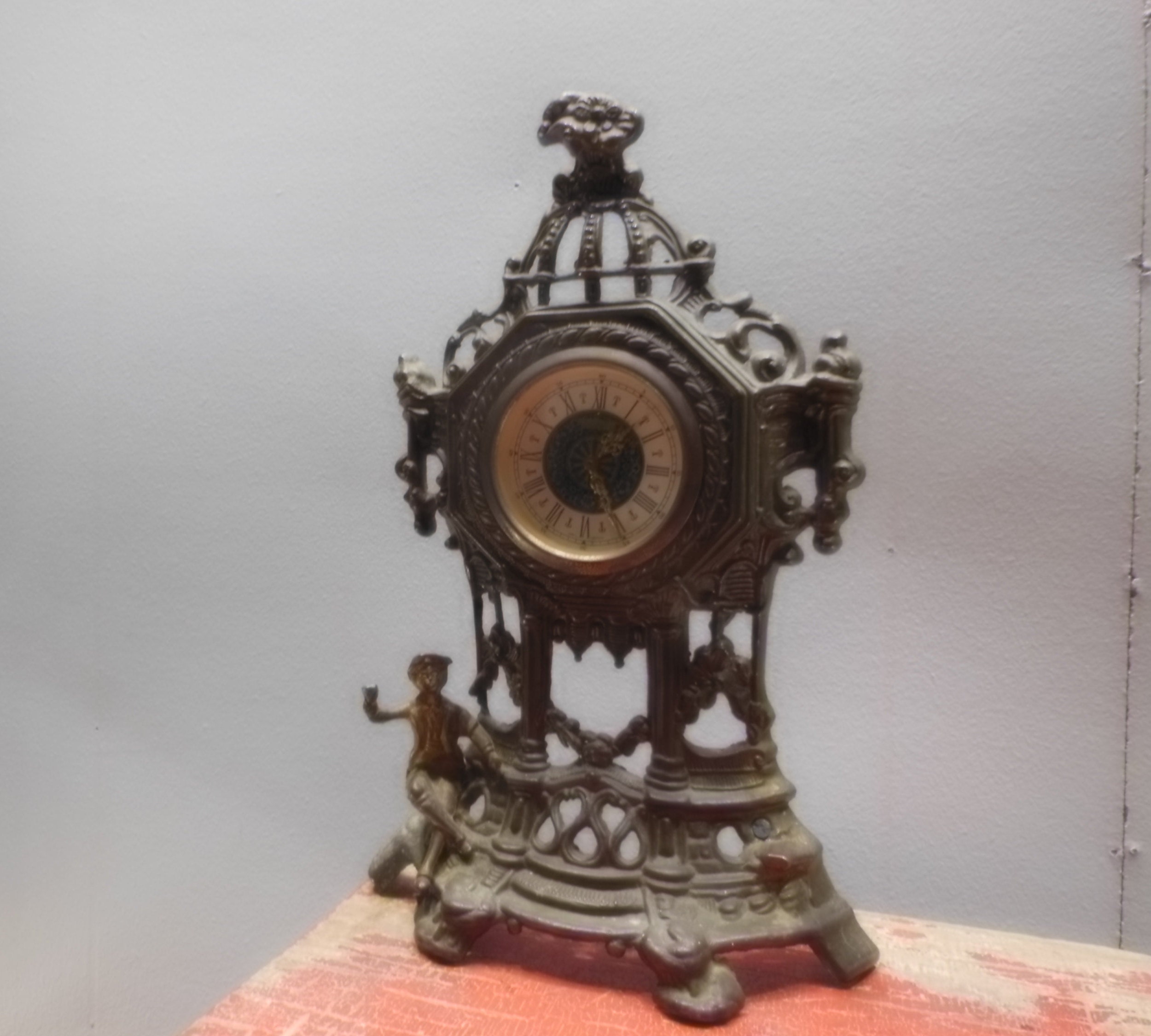 Antique table clock deals