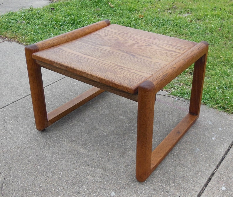 Vintage Danish Modern Oak Cube End Table Solid Wood Side Table Coffee Table Nightstand Accent Table Minimalist Design Boho Modern Farmhouse Bild 2