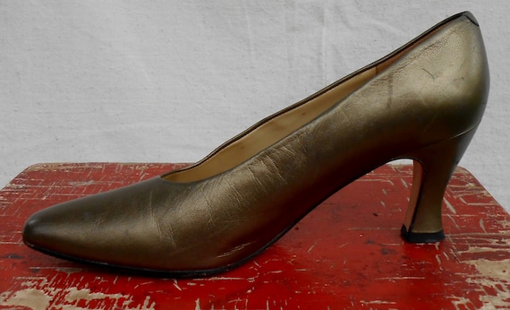 Vintage Evan Piccone Gold Leather Pumps - image 2