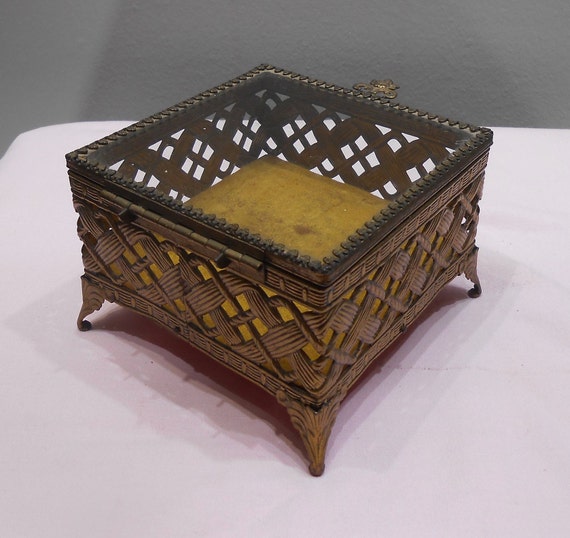 Vintage Woven Brass Metal Footed Jewelry Box Keep… - image 2