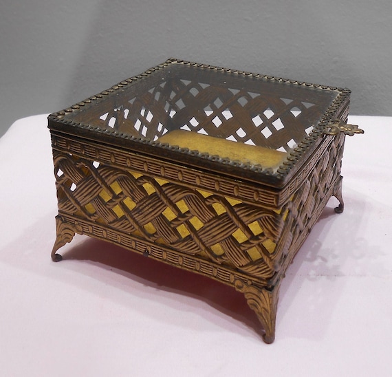 Vintage Woven Brass Metal Footed Jewelry Box Keep… - image 1