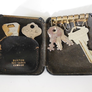 Vintage Buxton Key Tainer Cowhide Hard Shell Leather Key Holder Case ...
