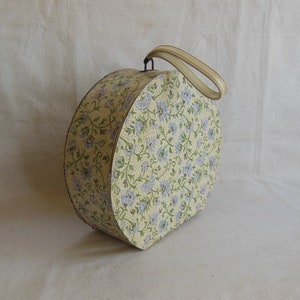 Vintage fabric lined train hat case
