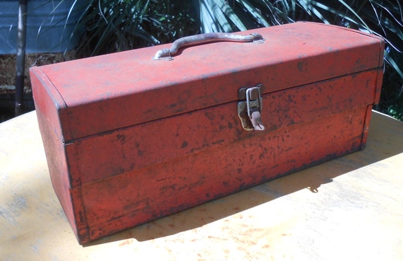 How to Repurpose an Old Toolbox Into a Craft Caddy You'll Love