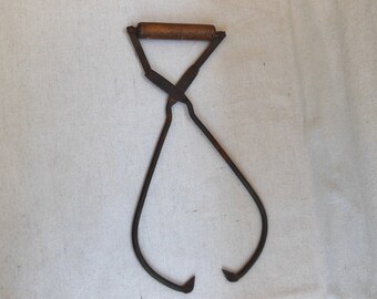 Antique Iron Ice Blocks Grabber Tongs Iron and Wood Ice Hooks Primitive Rustic Ice Carrier Ice Carrying Steel Metal Tool
