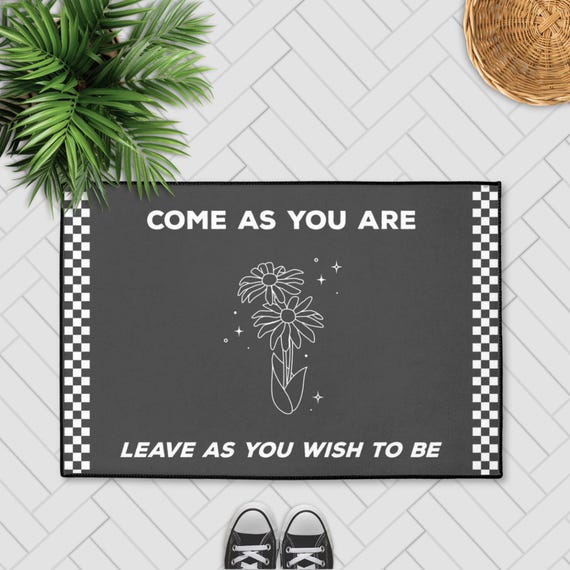 Come As You Are Welcome Mat Checkerboard Accent Rug for Indoor or Outdoor Use Black and White Floral Front Entry Rug